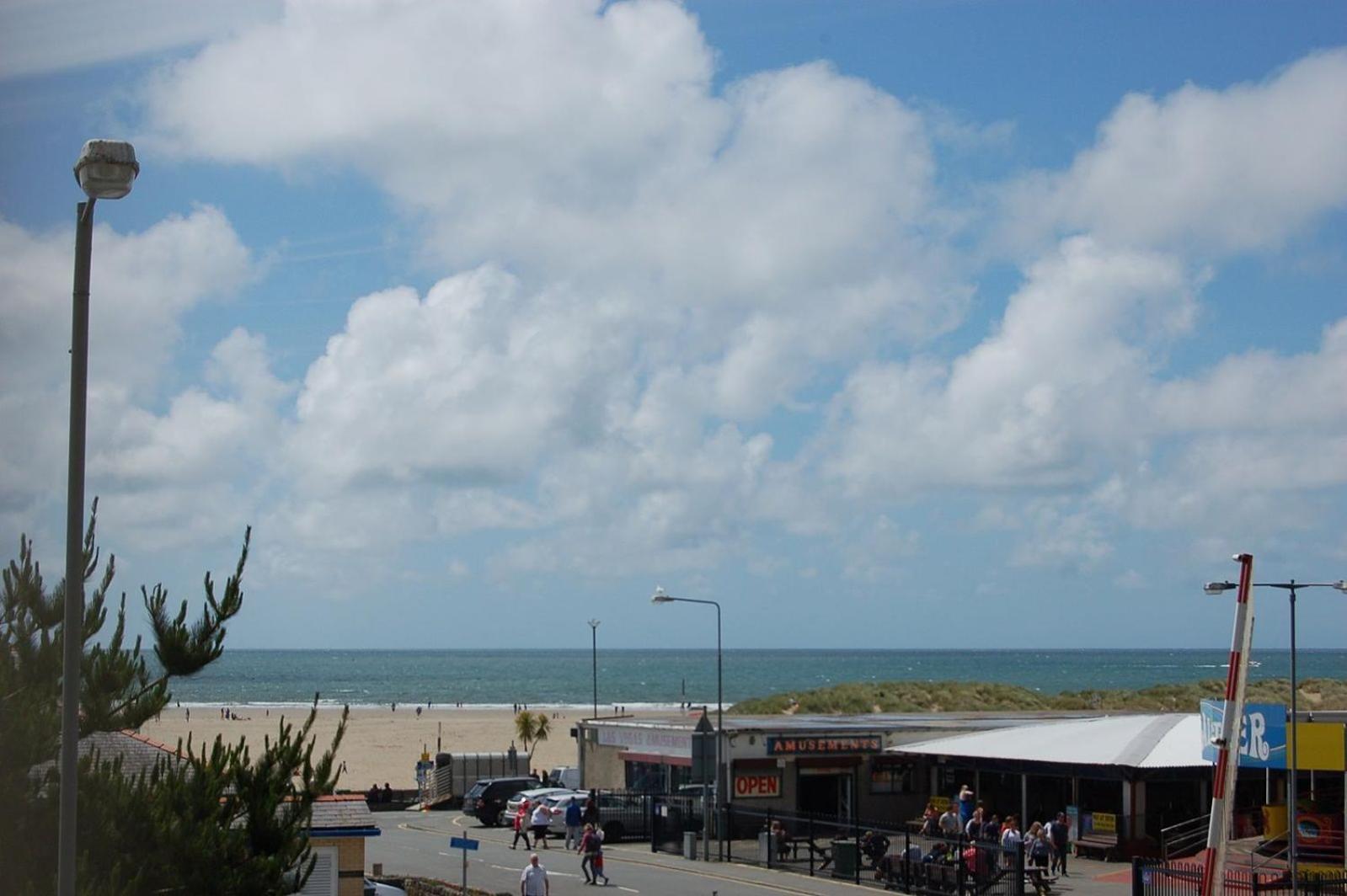 Beach Vista Apartment Three In Barmouth Eksteriør billede
