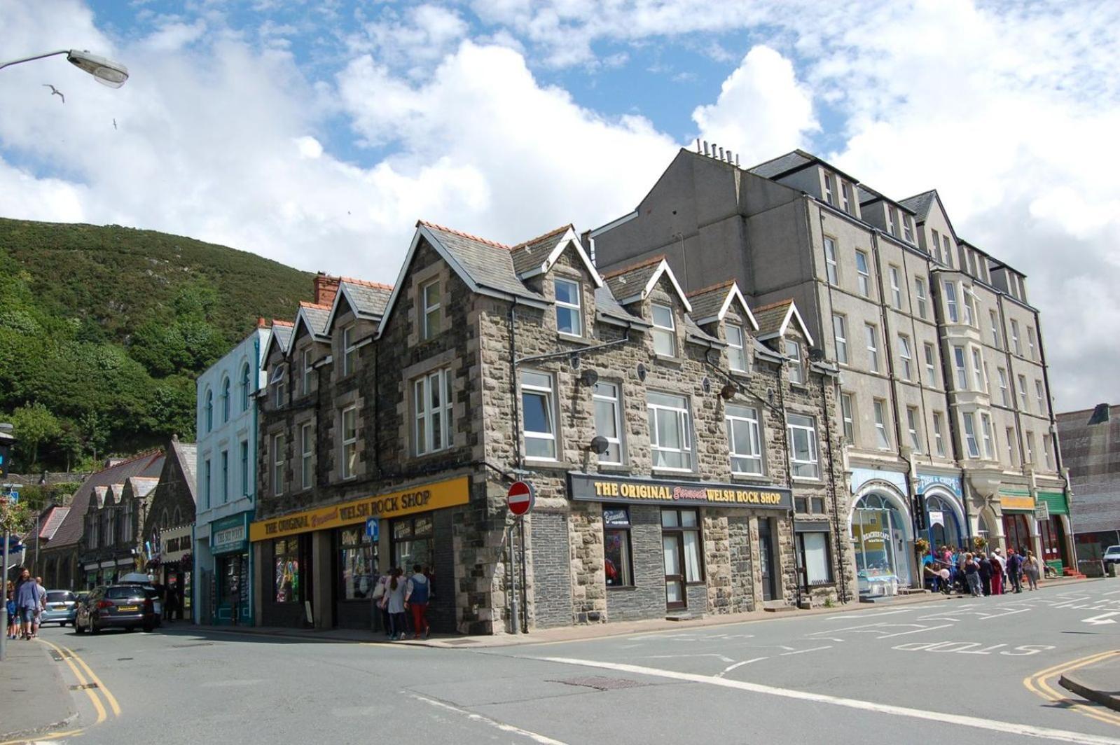 Beach Vista Apartment Three In Barmouth Eksteriør billede